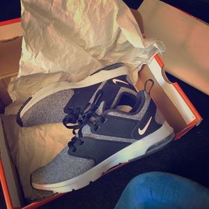 Nike air Bella sneakers size 6.5